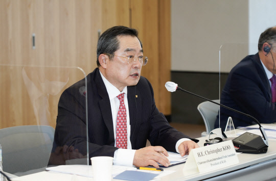 25일 서울 삼성동 트레이드타워에서 열린 '한국-아랍소사이어티(KAS) 제17회 이사회'에서 신임 이사장으로 선임된 구자열 한국무역협회 회장이 인사말을 하고 있다. <무역협회 제공>
